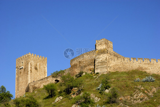城堡天空历史性侵蚀旅游古董堡垒据点爬坡石头建筑学图片