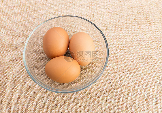 碗中的棕蛋早餐母鸡奶制品农场食物营养饮食生活棕色图片