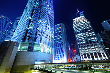 晚上在香港商业区过夜摩天大楼娱乐天际办公室景观建筑小路途径金融街道图片