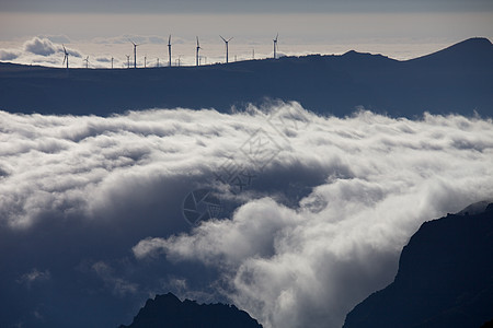 山山脉天气地球石头蓝色爬坡首脑旅行风景薄雾顶峰图片