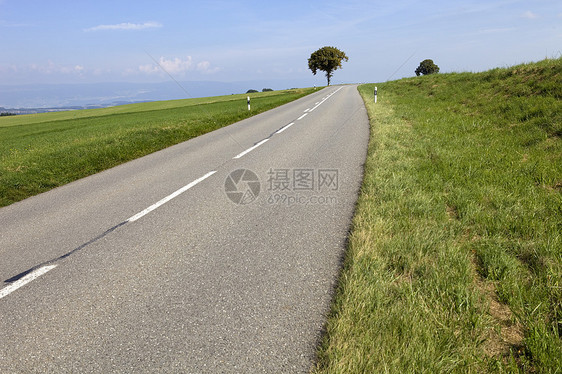 山山公路街道高山国家远景顶峰公园交通踪迹蓝色天空图片