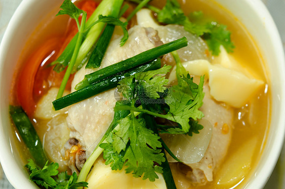 鸡汤餐厅食物饮食肉汤午餐盘子面条勺子白色蔬菜图片