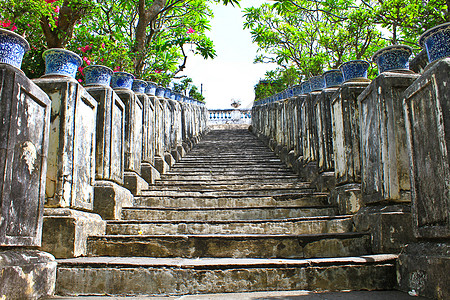 楼梯 走在公园里装饰绿色植物房子岩石小路建筑石头花盆装饰品图片