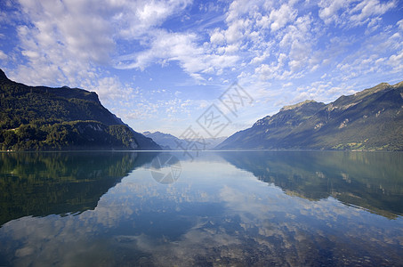 苏威湖旅游海岸线高地全景边缘天空风景山脉房屋高山图片