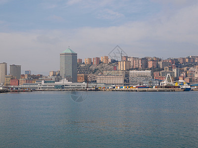 热那亚的意大利海景老港母马天际场景城市海洋港口古董图片