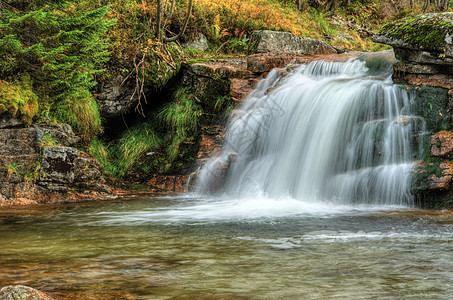 瀑布运动岩石旅行木头天堂激流叶子苔藓风景植物图片