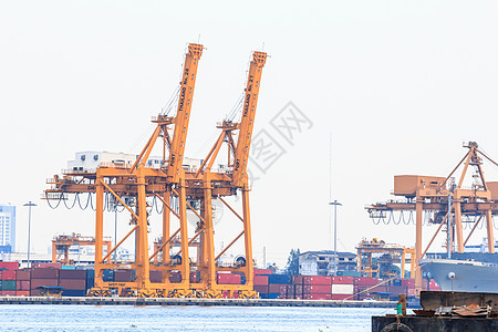 集装箱港环境卸载水面工业方式货物船厂货币蓝色港口图片