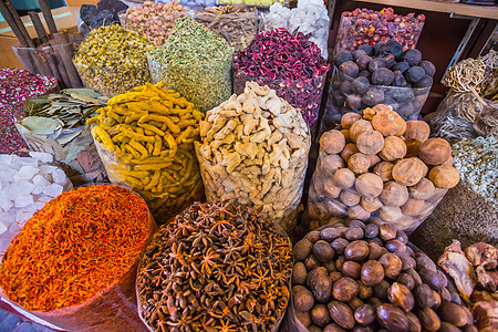 在Deira的香料苏克中 干草药鲜花香料坚果花瓣旅行环境食物露天疗法市场味道大部分图片