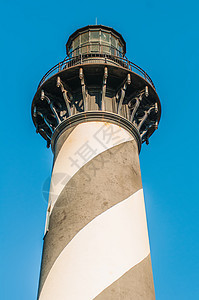 对角黑色和白条纹标志哈达斯角灯光地标螺旋灯塔天空公园服务栅栏浅滩人行道海岸图片