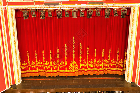歌剧和芭蕾剧院内部座位金子装饰品窗帘红色礼堂艺术纺织品扶手天鹅绒图片