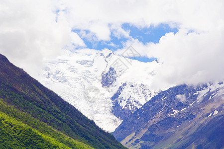俄罗斯高加索山脉 俄国的高加索山脉冰川荒野悬崖风景季节图片