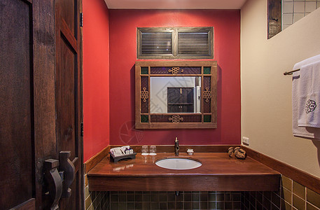 洗手间卫生纸陶瓷马桶镜子卫生房间卫生间隐私制品浴室图片
