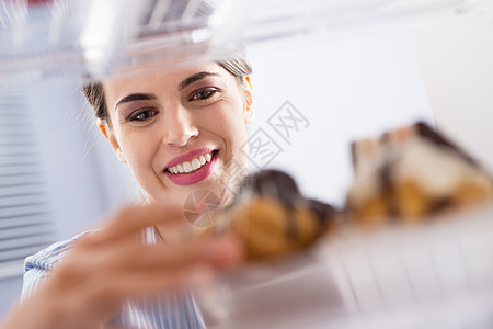 美味的甜食女士女性小吃幸福饥饿家用电器厨房冰箱架子饮食图片