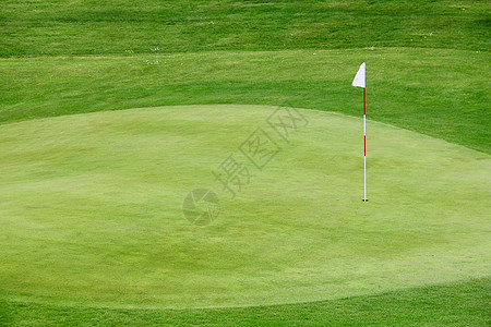 绿色草地上高尔夫旗球道娱乐游戏高尔夫球杯子奢华俱乐部竞赛地面陷阱图片