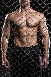 健壮 美丽 强壮的男人和肌肉运动员男性健美冒充胸部训练工作室腹部力量裤子图片