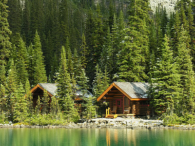 加拿大约霍国家公园OHara湖木屋树木森林荒野房子建筑风景高山松树蓝色公园图片