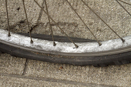 平板轮胎自行车城市街道金属空气车轮背景图片