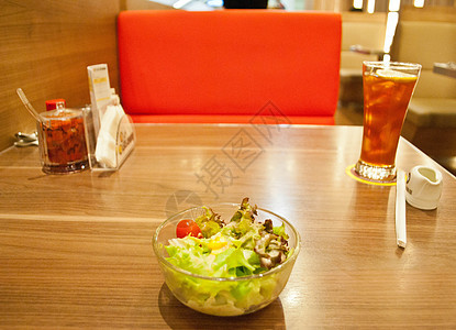 混合蔬菜沙拉营养绿色沙拉饮食食物叶子红色玻璃食品蔬菜图片