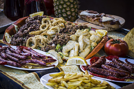 地中海食品板 欧洲烹饪 Sp的中世纪集市胡椒盘子拼贴画食谱餐厅小吃美食老虎沙拉食物图片