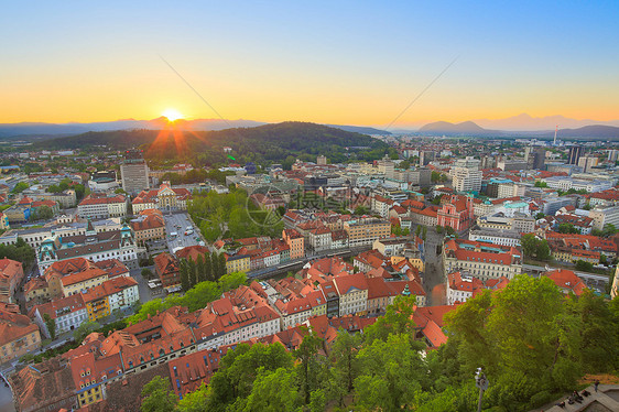 卢布尔雅那 斯洛文尼亚 欧洲的全景目的地城市爬坡景点天线建筑地标太阳历史性旅行图片