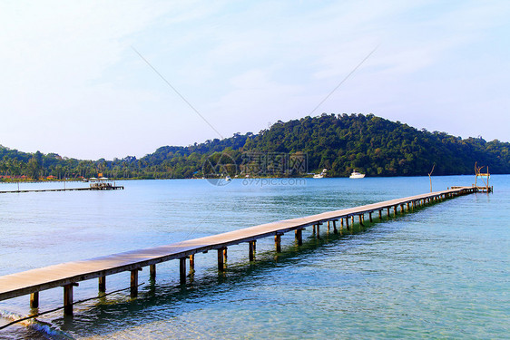 木环桥码头浮桥行人日出海岸场景港口人行道石头海滩图片