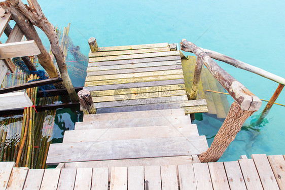 楼梯港脚步途径帆船海洋池塘港口栏杆支撑码头血管图片
