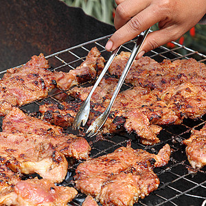 烧烤猪肉食物煤炭牛扒牛肉炙烤烹饪图片