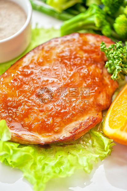 鸡胸炙烤饮食白肉火鸡沙拉辣椒油炸餐厅家禽盘子图片