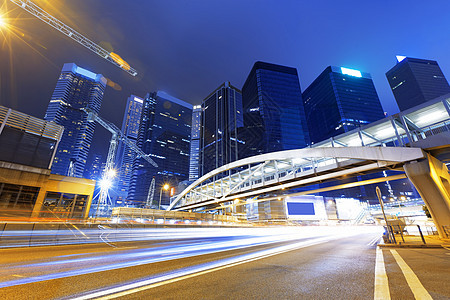 夜间在香港的交通高峰商业建筑学建筑公共汽车景观市中心摩天大楼运输城市图片