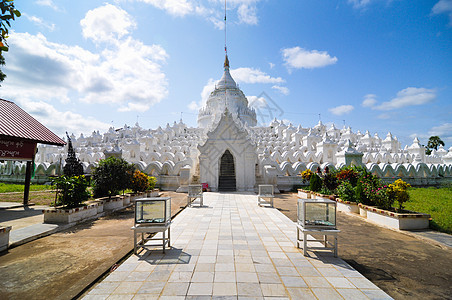 缅甸曼德勒省明根新比乌帕亚寺庙白塔佛塔崇拜地标佛教徒白色建筑学旅游宝塔文化旅行图片