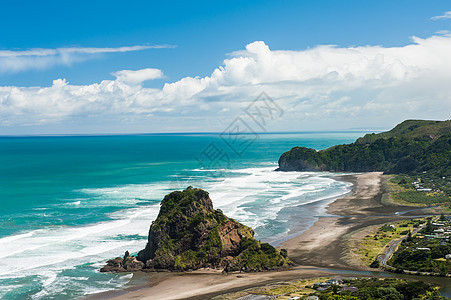 皮哈海滩爬坡海洋风景山脉海岸支撑悬崖森林海滩蓝色图片