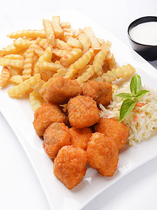 热饭酒吧传统美食木板桌子食物紧缩餐厅金子薯条图片