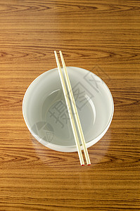 带筷子的空白白碗盘子陶器陶瓷美食食物竹子圆形用具餐厅制品图片