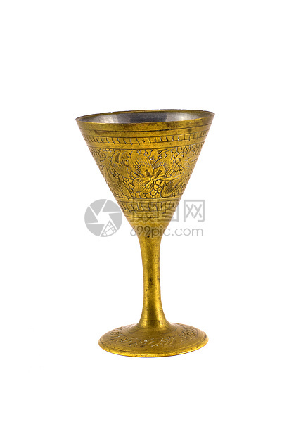 白色上孤立的古董装饰性黄铜杯图片