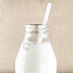 瓶子里装牛奶的麦草饮食农场活力小吃生活奶制品送货奶工玻璃食物图片