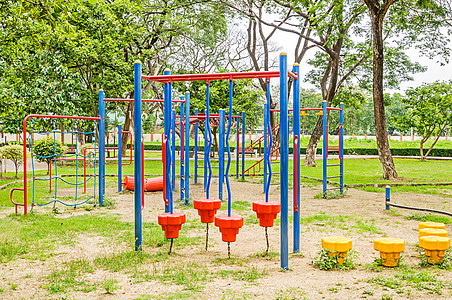 多彩多彩操场设备学校活力蓝色红色阳光娱乐游乐玩具塑料公园图片