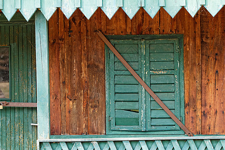 旧房子窗户绿色城市旅行财产建筑住宅木头建筑学蓝色图片