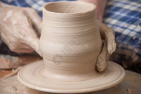 陶匠的手血管模具拇指制品工艺工匠压力艺术陶器女士图片