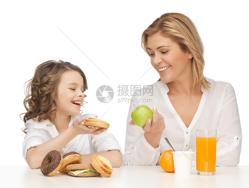 母亲和女儿营养食物孩子家庭活力脂肪维生素青少年小吃孩子们图片