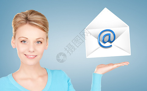 显示虚拟信封的妇女商务电子邮件人士生意人优胜者商业邀请函信封邮寄微笑图片