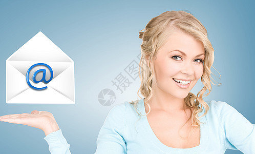 显示虚拟信封的妇女商务生意人无线优胜者棕榈女性微笑邀请函商业办公室图片