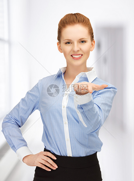 椰枣上的东西人士微笑办公室女性成人商务棕榈手势广告女孩图片