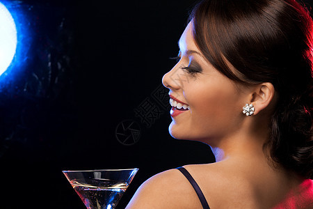 女鸡尾酒酒精富裕酒吧庆典乐趣女性耳环玻璃奢侈品配件图片