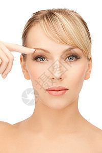 妇女触摸其脸部皮肤清洁治疗化妆品女性容貌金发女郎护理福利女孩保湿图片