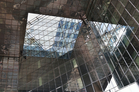 现代建筑玻璃和钢制抽象图片