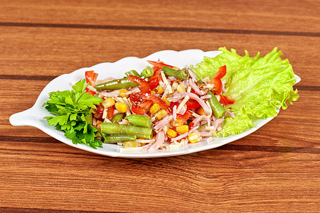 美味沙拉沙拉豆类熏肉熏制午餐火腿猪肉桌子美食餐厅营养图片