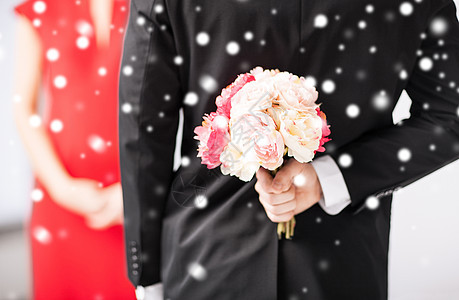 藏花束的人订婚新娘导游礼物夫妻展示花朵套装妈妈们男性图片