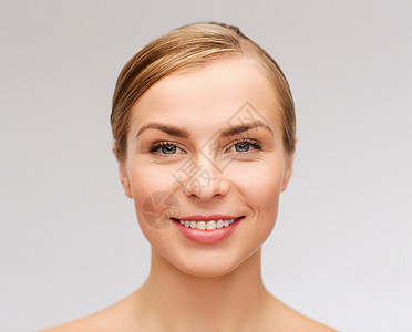 美丽的女人的脸治疗清洁皮肤睫毛护理嘴唇保湿女孩化妆品美容图片