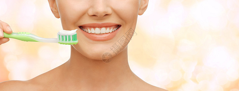 带牙刷的美女漱口水身体呼吸牙膏福利牙齿刷子牙科卫生保健图片