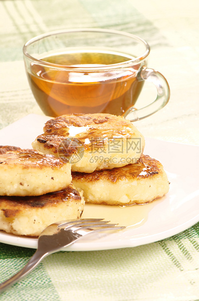 美味自制奶酪煎饼加蜂蜜甜点小屋玻璃油炸盘子产品小吃美食食物早餐图片